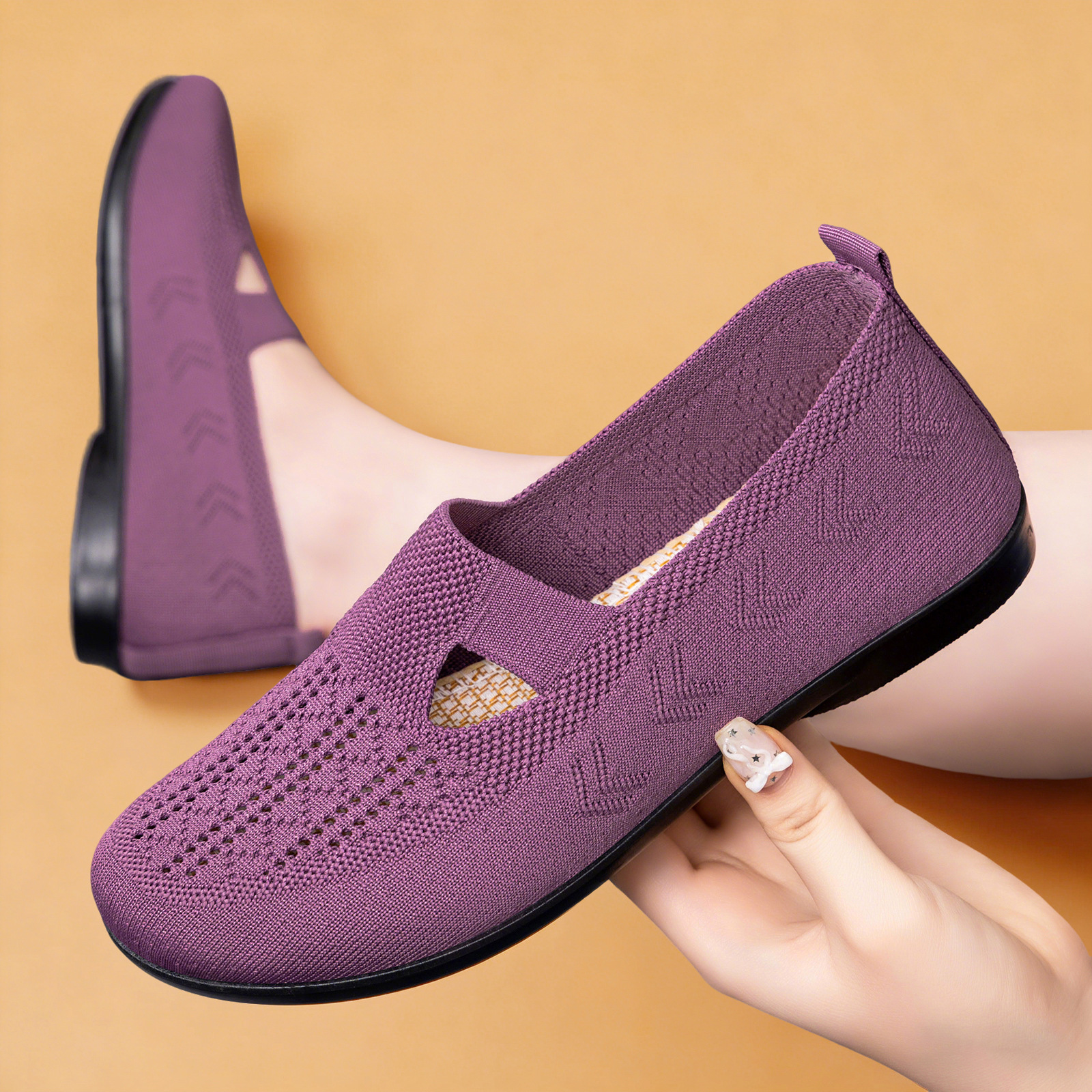 Zapatos casuales para mujeres 2026 primavera nuevos zapatos transpirables de suela suave madres de mediana edad zapatos ligeros y cómodos