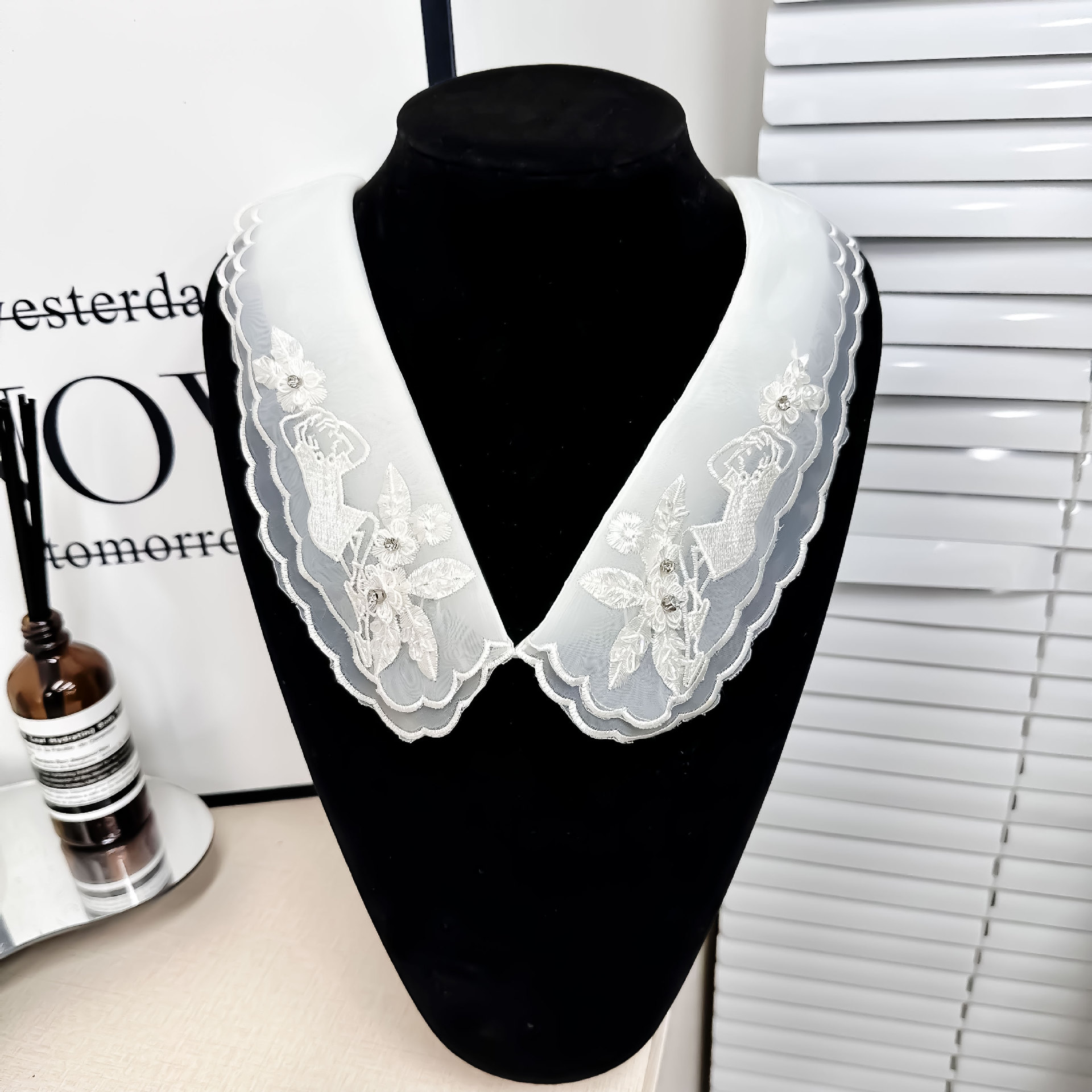 Cuello falso bordado en agua de alta calidad camisa de mujer vestido de moda decoración hueco taladro de clavo cuello falso