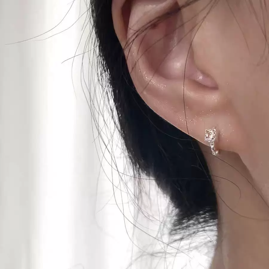 新款香槟色方形耳扣爆闪轻奢精致高级感小众设计感耳圈耳环耳饰