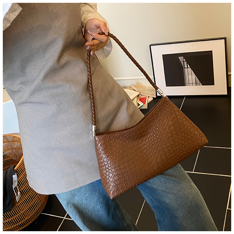 Solid color casual woven pattern large-capacity fashionable 2025 retro new style, elegant underarm bag, single-shoulder hand-carry ladies' bag undefined