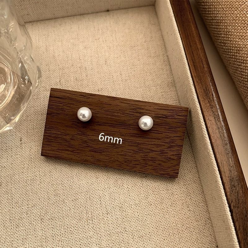 Pendientes transfronterizos, pendientes de metal de alta calidad, pendientes de 2025 nuevos pernos de moda, temperamento ligero y lujoso, pendientes de atmósfera