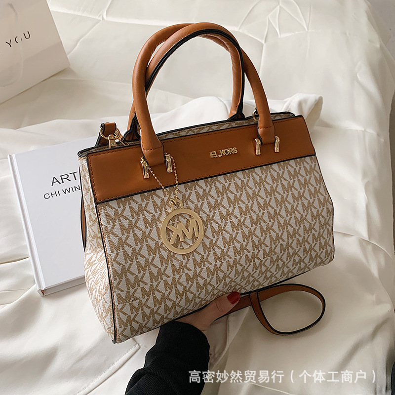 Bolsos transfronterizos bolsos femeninos 2024 comercio exterior nueva versión coreana de la moda Europa y Estados Unidos INS bolso de mano de un hombro