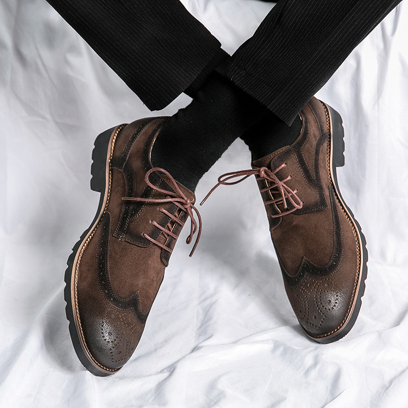 Primavera y otoño nuevos zapatos de moda casuales de negocios para hombres 46 tendencia retro europea y americana comercio exterior de tamaño grande zapatos de cuero de punta jóvenes para hombres