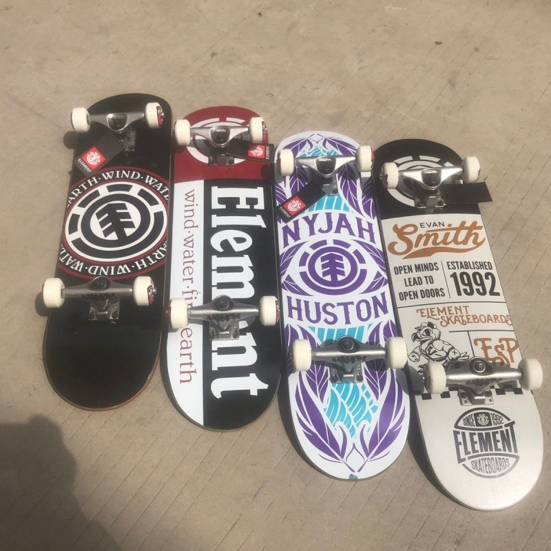 Assemble a Double-Warp Skateboard Imported from the United States, a Complete Set for Beginners to Play Professionally, and Receive a Double-Warp Skateboard with Free Shipping to Your Home