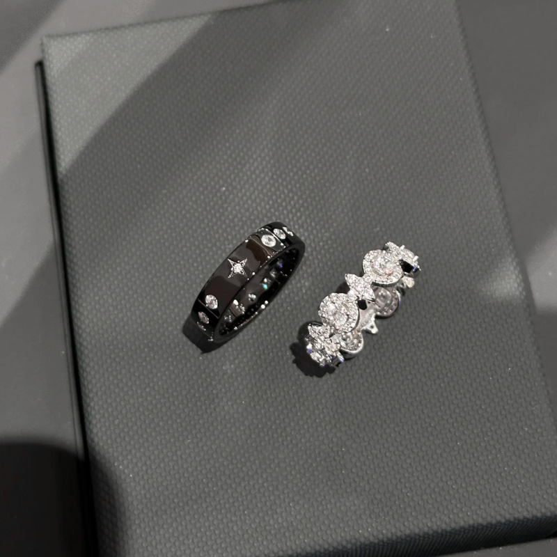 Four Mans Star Snow White Black Samurai Ring Super Flash Zircon Niche Light Luxury Fashion High Sense Couple's Ring