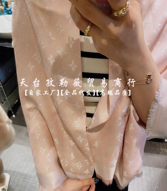 羊毛真丝金银丝围巾大方巾中薄款四季佩戴款秋冬保暖款女旅游披肩|undefined