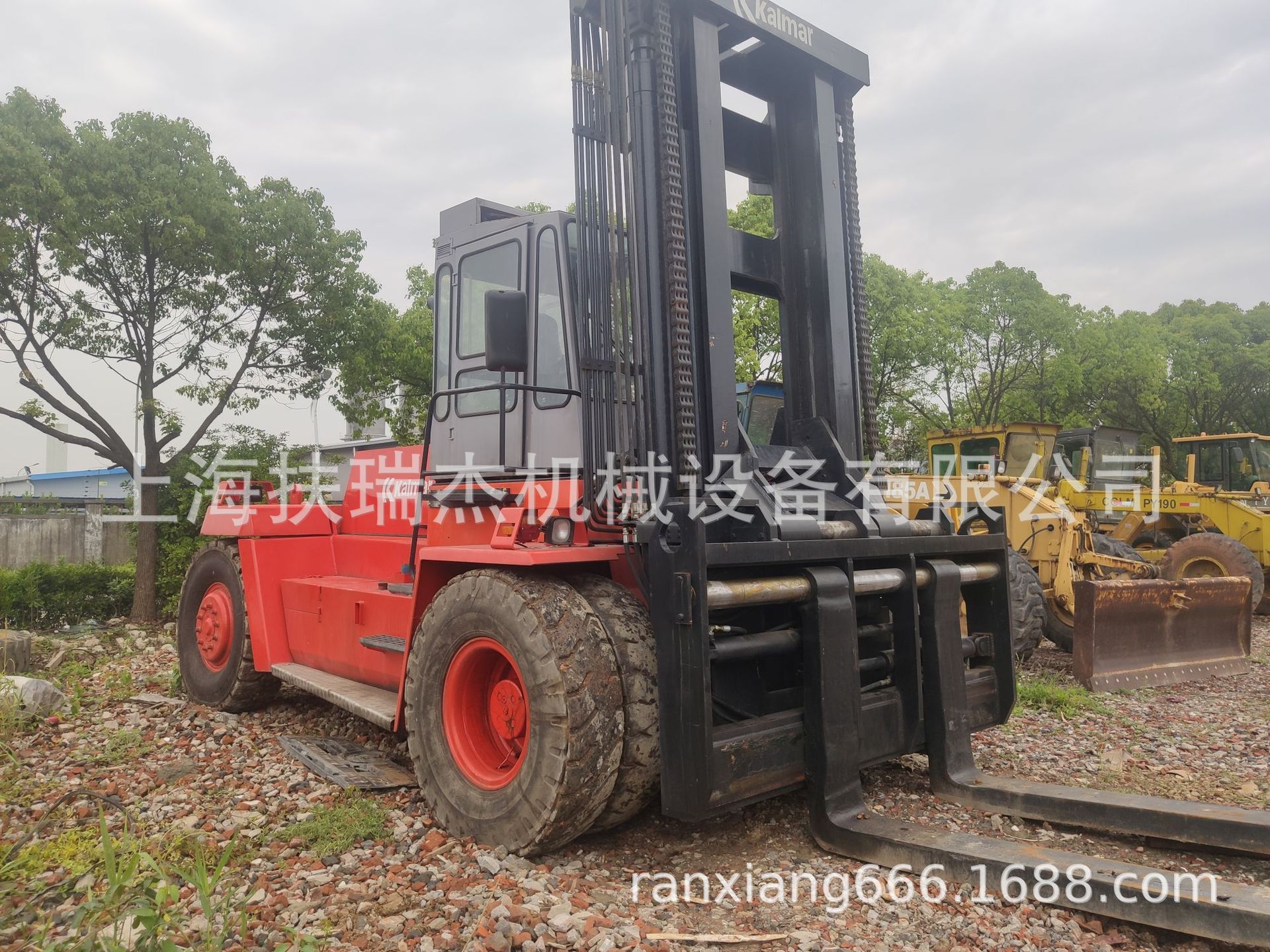 卡尔玛25吨叉车双排轮 带驾驶室 高门架