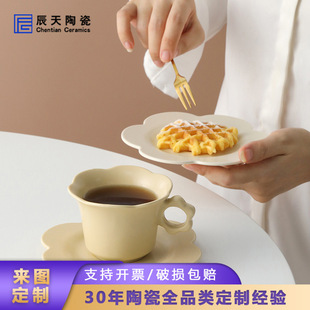 ins���W�մ����Sɫ���ȱ��� �Ҿӂ�����Ů��ɫ�Ժ��s���绨�豭