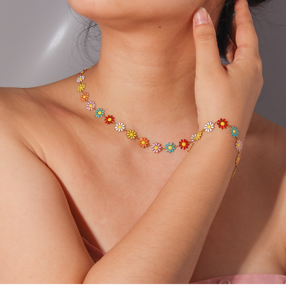 7g Weight Bracelets, Necklace Classification 1 Piece Quantity Daily Occasion 304 Stainless Steel Material Daisy Pattern All Seasons Season Women's Gender Plating Design Elegant Style Wholesale Jewelry Elegant Daisy 304 Stainless Steel Plating Bracelets Necklace 7