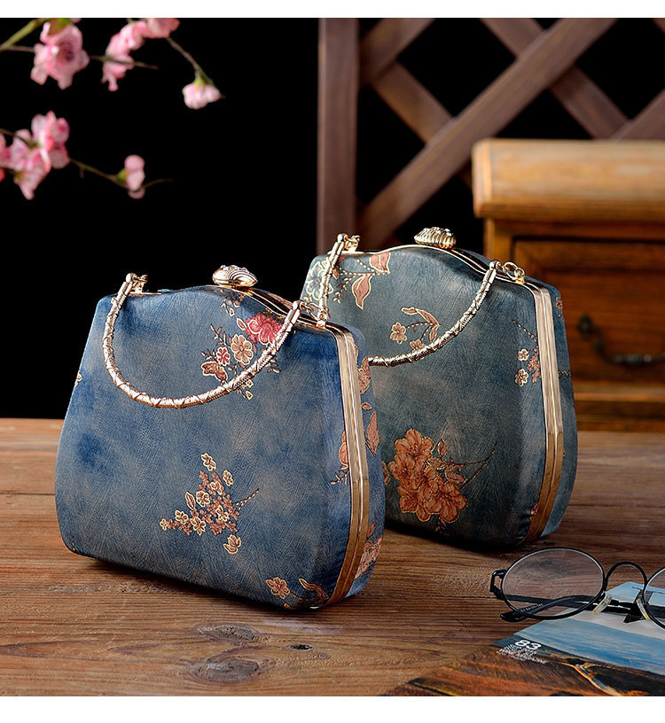 375g Weight Clasp Frame Closure Type Top Handle Strap Type Women's Small Satin Flower Elegant Vintage Style Clasp Frame Handbag