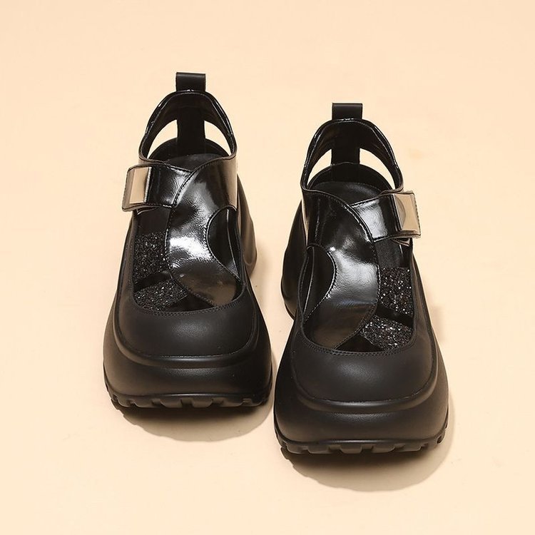Muffin grueso de fondo universal hueco de altura zapatillas de cabeza de paquete para mujeres verano 2026 nueva moda sandalias pequeñas