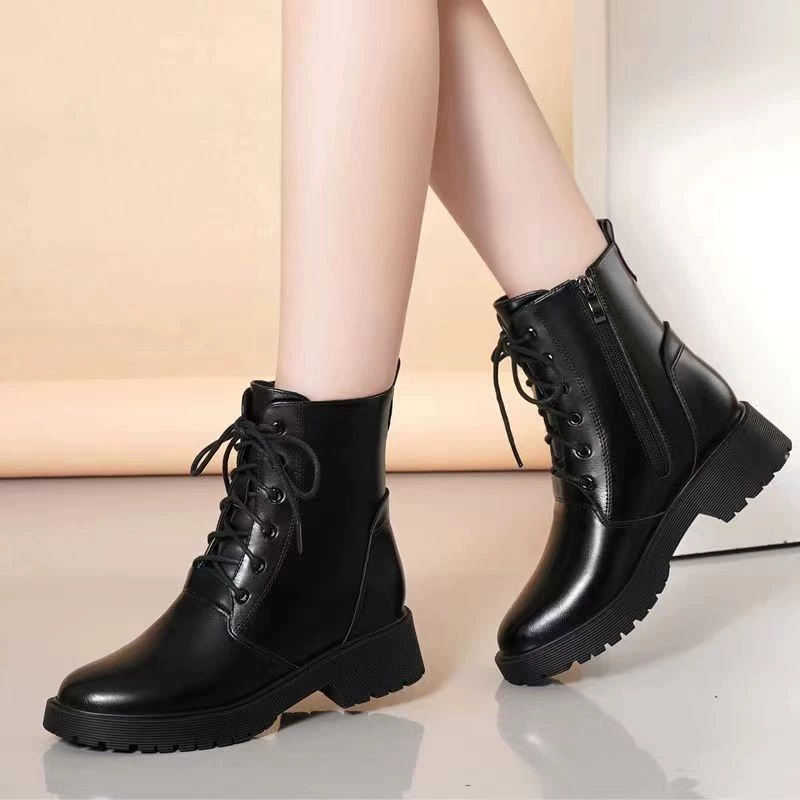 Ботинки Martens: комфортные демисезонные универсальные ботинки в английском стиле, средней высоты
