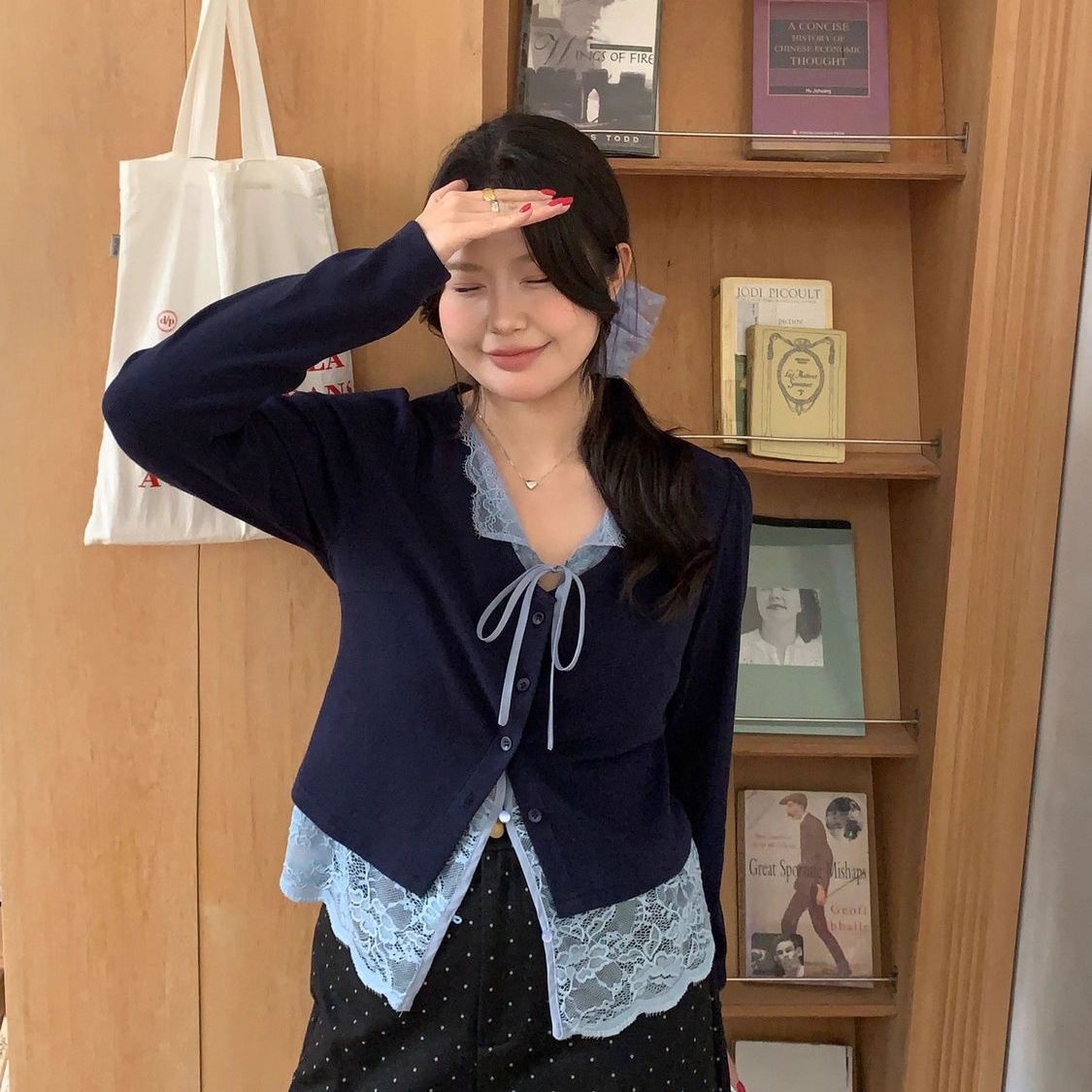 初秋蕾丝衫时尚拼接韩系上衣女