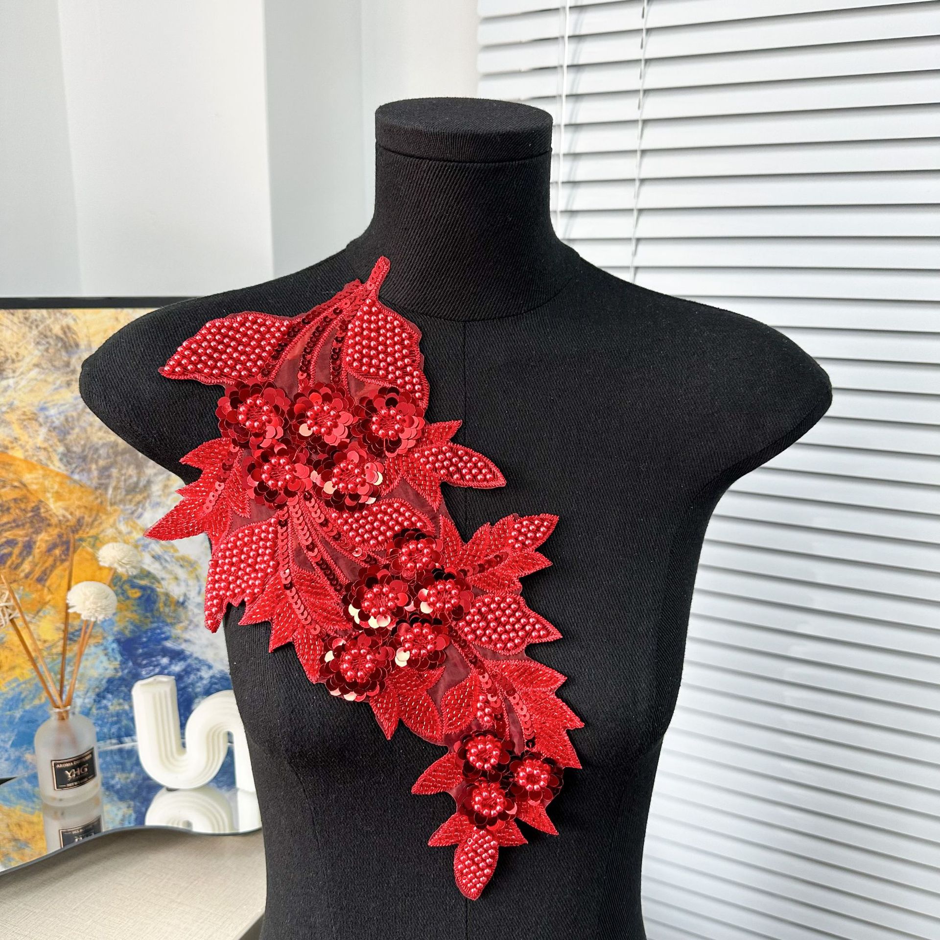 Ventas transfronterizas calientes de bordado de malla sequinilla de tela de color plateado pegado vestido vestido vestido de rendimiento ropa accesorios DIY