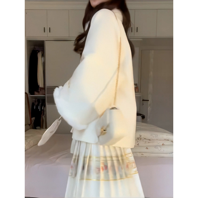 가을과 겨울 2023 새로운 예술적 젠틀 레트로 중국 스타일 스퀘어 입 목 한 요소 개선 된 한후 두꺼운 재킷