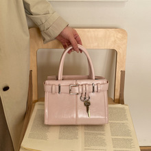 �W��С���OӋƤ�����b�������Еr�Џ͹����e�r��ͨ�چμ�б���