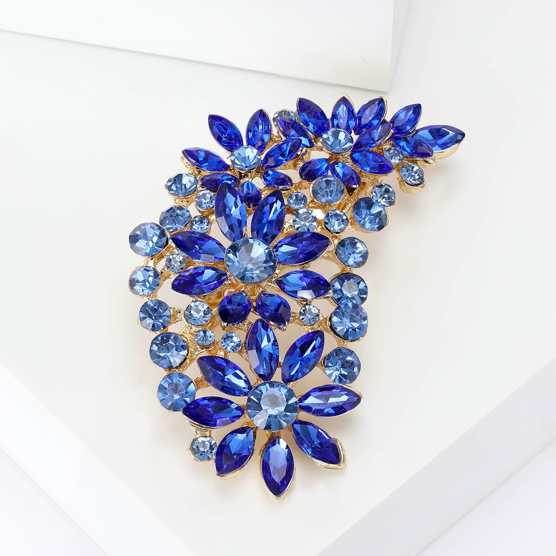 Elegant Flower Alloy Inlay Rhinestones Women's Brooches display picture 8