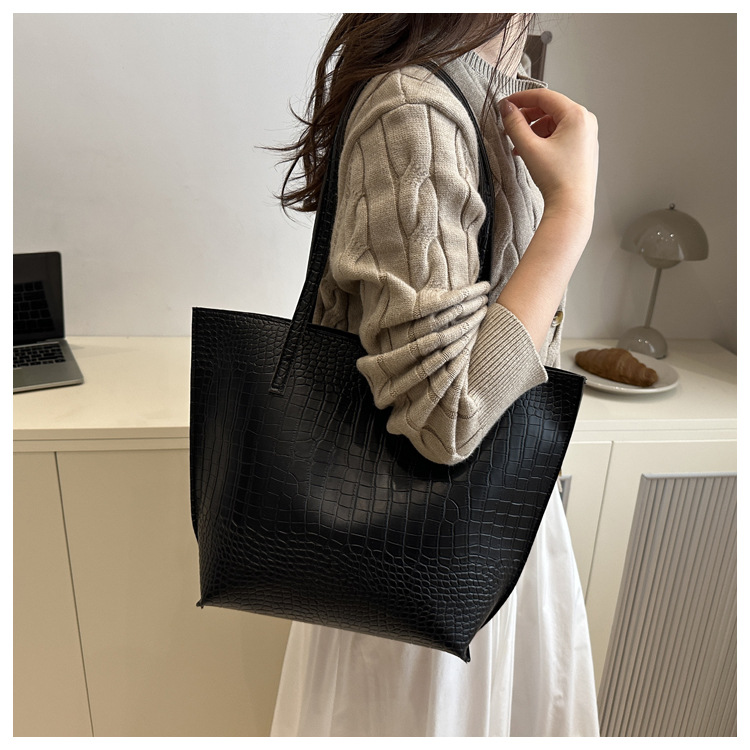 Borsa a secchiello donna con motivo coccodrillo borsa spalla_voghion.com