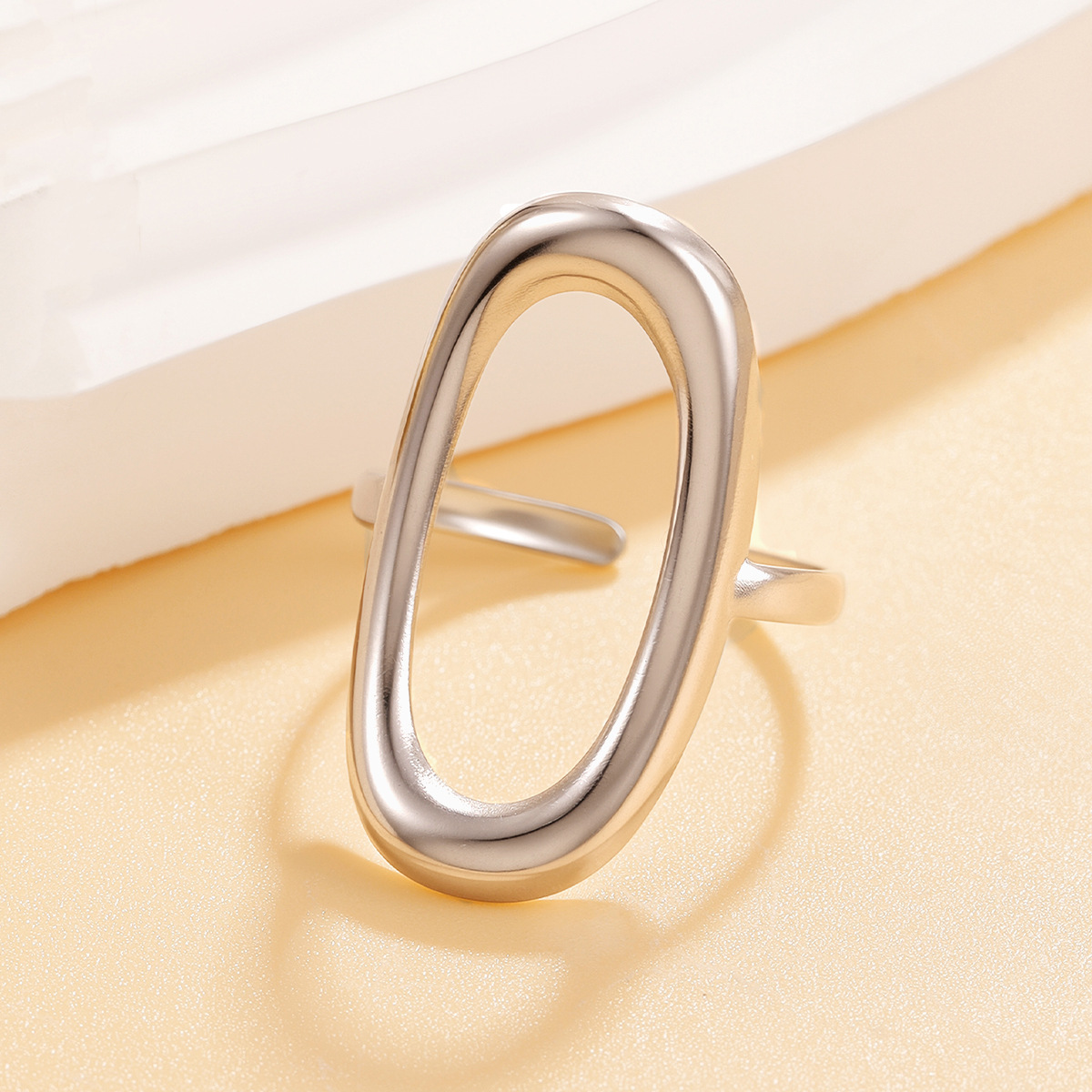 Sparkling Ring For Women, Crafted With Romance.Sleek & Comfortable, Designed To Highlight Your Charm.A Subtle Yet Stunning Piece For Dates,_voghion.com