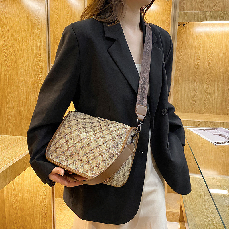Borsa a spalla donna a cuscinetto stile retrò grande_voghion.com