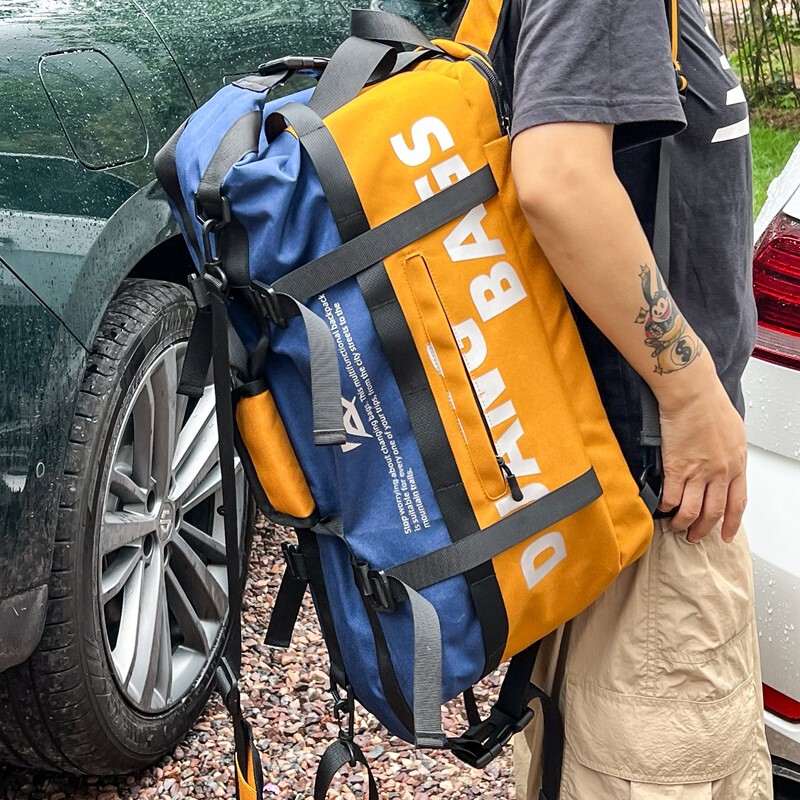 Korean-Style Oxford Cloth Large-Capacity Backpack for Men, Trendy and Cool, Water-Resistant, Can Be Worn as a Crossbody or Single Shoulder, Three-Way Travel Backpack