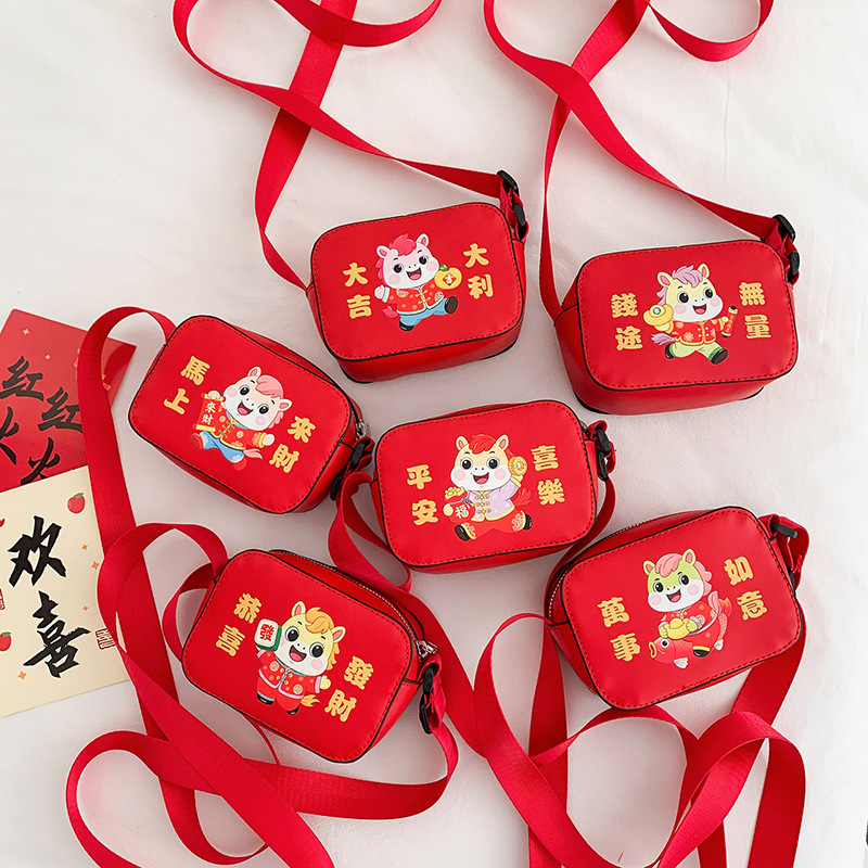 2026 bolsos de Año Nuevo para niños dibujos animados lindos impresión bebés sobre rojo de Año Nuevo bolso de hombro festivo para hombres y mujeres