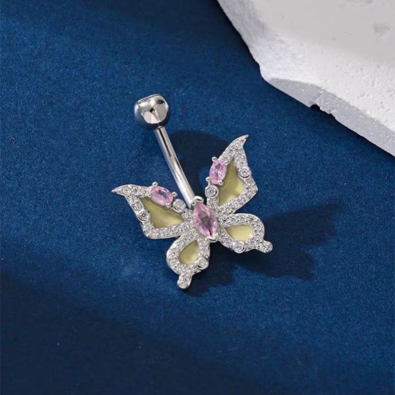 16G labret stud size and finish detail