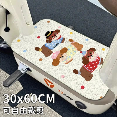 Decorative Foot Mats, Can Be Cut — Electric vehicle foot mat - small-polka-dot-dachshund