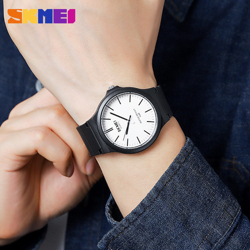 Men's Camouflage Personality Waterproof Quartz Watch with Round Large Dial Student Style Watch for Wholesale