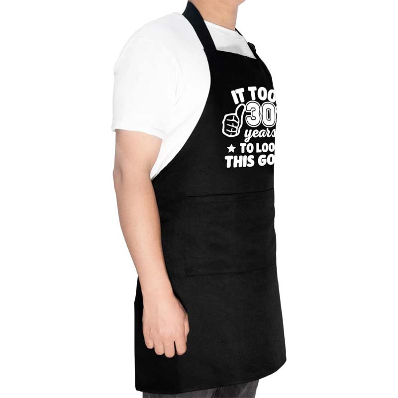 Delantal de poliéster transfronterizo, ropa de cuello halter, regalo de cumpleaños, restaurante antiincrustante, ropa de trabajo de cocina, delantal de casa al por mayor