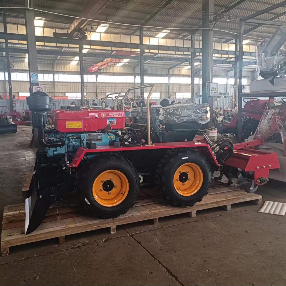 新款四驱微耕机水旱两用履带式旋耕机开沟机多功能耕地机四轮微耕