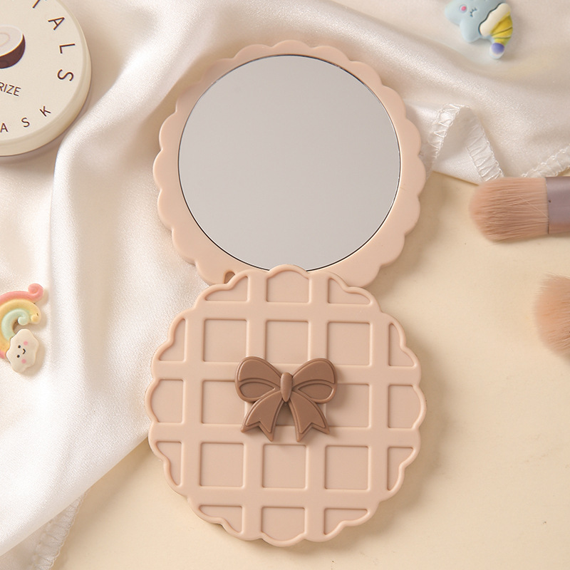 Galletas de doble cara espejo pequeño espejo de maquillaje plegable mujer portátil bolsillo de maquillaje mini espejo de mano de plástico redondo