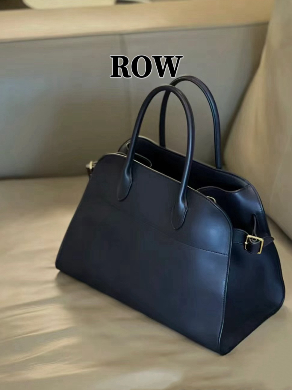 Cowhide plain black [gold buckle]]