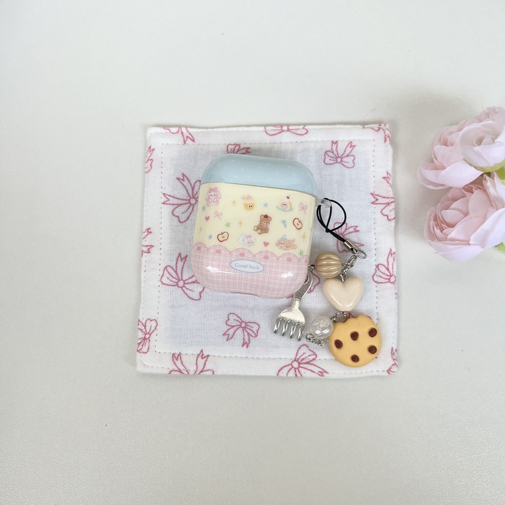 Cute Cartoon Cake Bear para AirpodsPro2 generación colgante airpods1/2 carcasa para auriculares 3 generación 4 mujeres