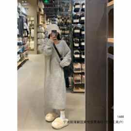 针织连衣裙女秋冬季慵懒风宽松百搭中长裙过膝加厚V领毛衣裙子