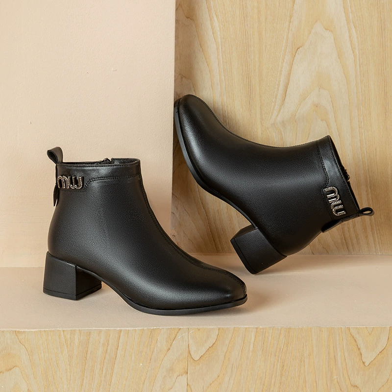 Кожаная мягкая нижняя мама короткие сапоги 2024 новые осенние и зимние хлопчатобумажные туфли на толстых каблуках кожаные нескользкие женские туфли