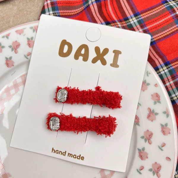 No. 1 basic red clip