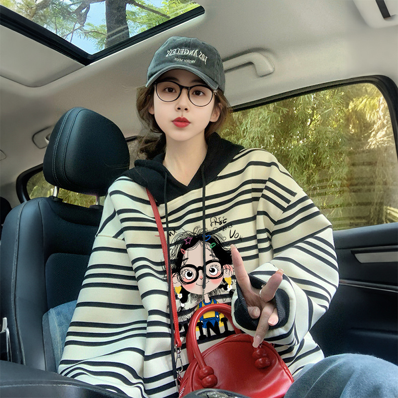 High-End Contrasting Color Stripesd Thin Hooded Sweatshirt for Women Chic Salt Girl Graffiti Style Loose High Street Top High-End Contrasting Color Stripesd Thin Hooded Sweatshirt for Women Chic Salt Girl Graffiti Style Loose High Street Top