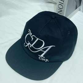 小众设计师款刺绣字母平檐鸭舌帽女显脸小潮牌遮阳帽海军蓝情侣帽