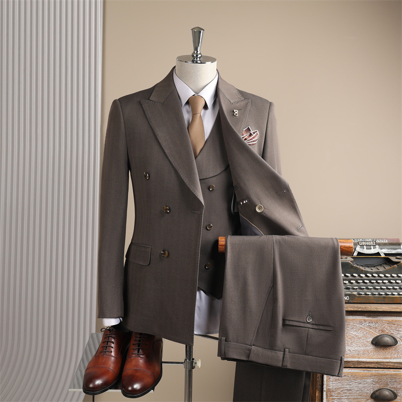 Moderner, zweireihiger Anzug mit Blazer und Hose | Business Casual, Hochzeit, Auftritt, formelle Kleidung für Herren_voghion.com