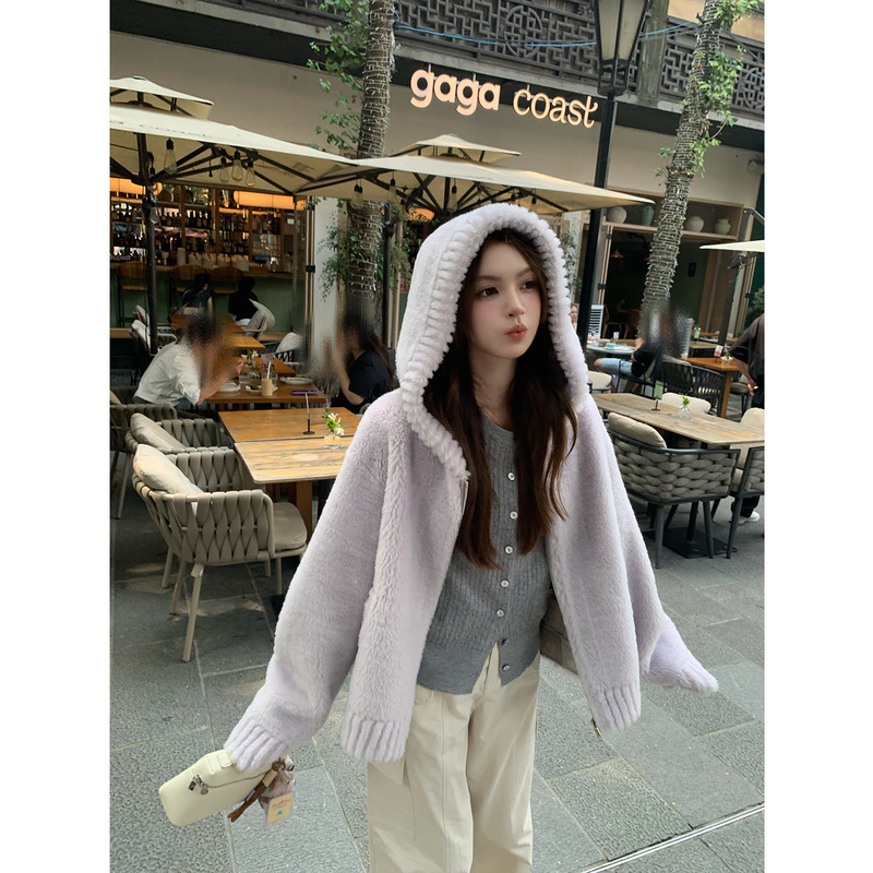 2025 Sheepskin Fur One-Piece Jacket Women's Age-Reducing Hooded Lamb Fur Coat 100 Wool Purple