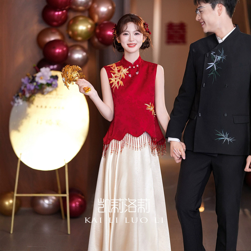 New Chinese-Style Burgundy Wedding Evening Dress with a High-End Feel, Suitable for Toastings, Bride's Engagement, and Wedding Banquets, Slim-Fit and Flattering Gown New Chinese-Style Burgundy Wedding Evening Dress with a High-End Feel, Suitable for Toastings, Bride's Engagement, and Wedding Banquets, Slim-Fit and Flattering Gown