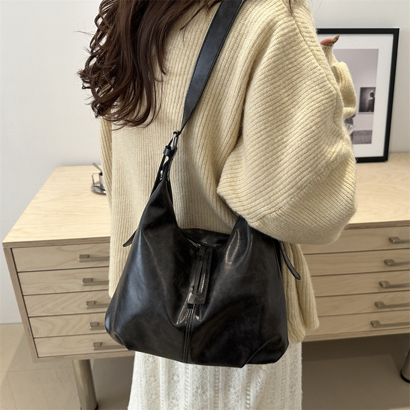 Coreano ancho cinturón de hombro bolso de mujer 2024 nueva gran capacidad retro versátil bolso de hombro bolso de viaje