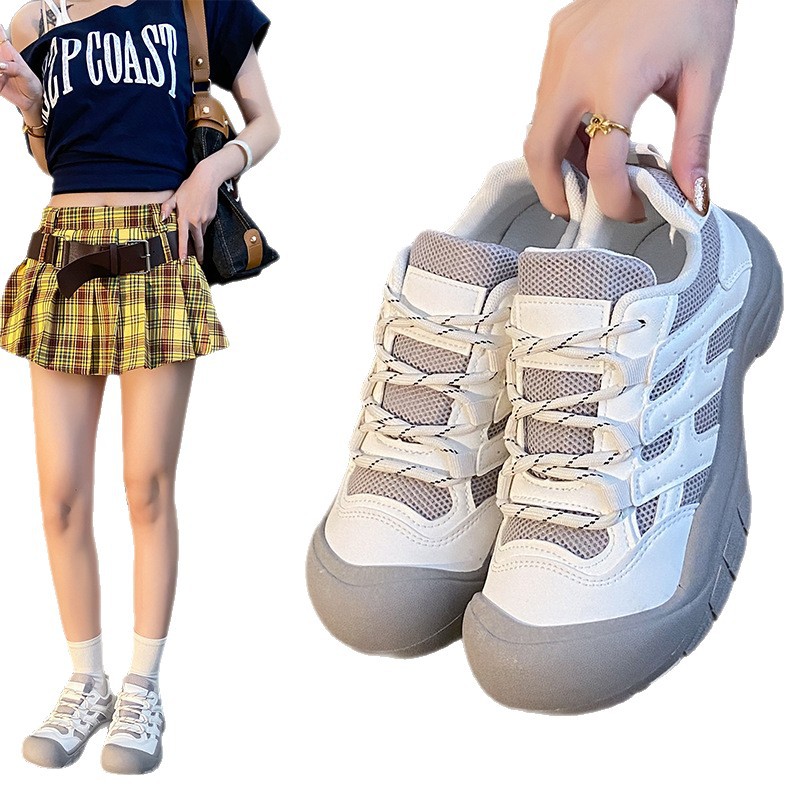 Zapatos de mujer transpirables de verano 2025, nuevos zapatos de papá cómodos de tela de vuelo, zapatos deportivos ligeros, zapatos blancos para mujeres