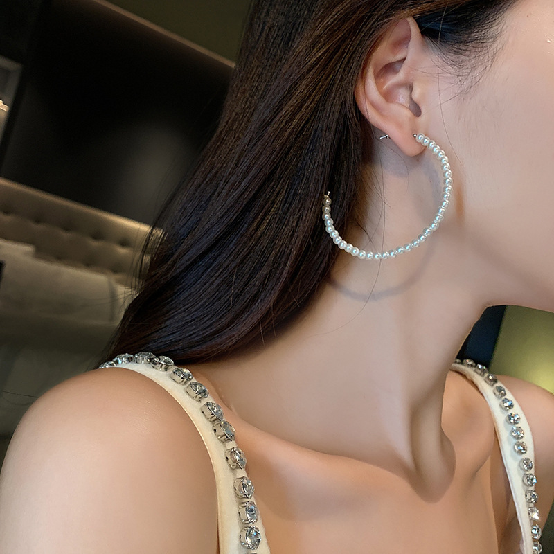 Fashion Pearls Circle Rhinestones Long Earrings display picture 10