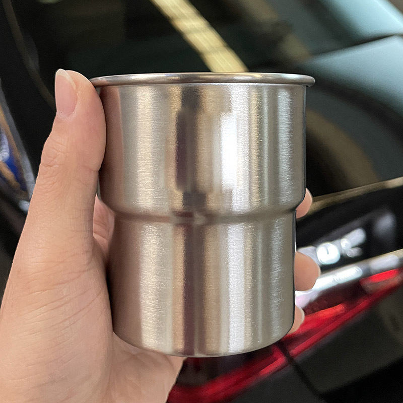 Taza de agua plegable 304 taza de café de acero inoxidable taza de acampamiento al aire libre taza de mango taza de escalones grabación plegable portátil