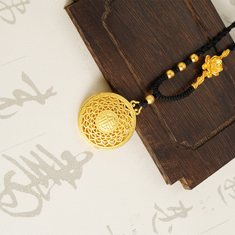 Herencia de oro de arena antigua, brújula de ocho tesoros, collar de bendición, estilo chino hueco, retro, marea nacional, joyería de aleación de cobre al por mayor