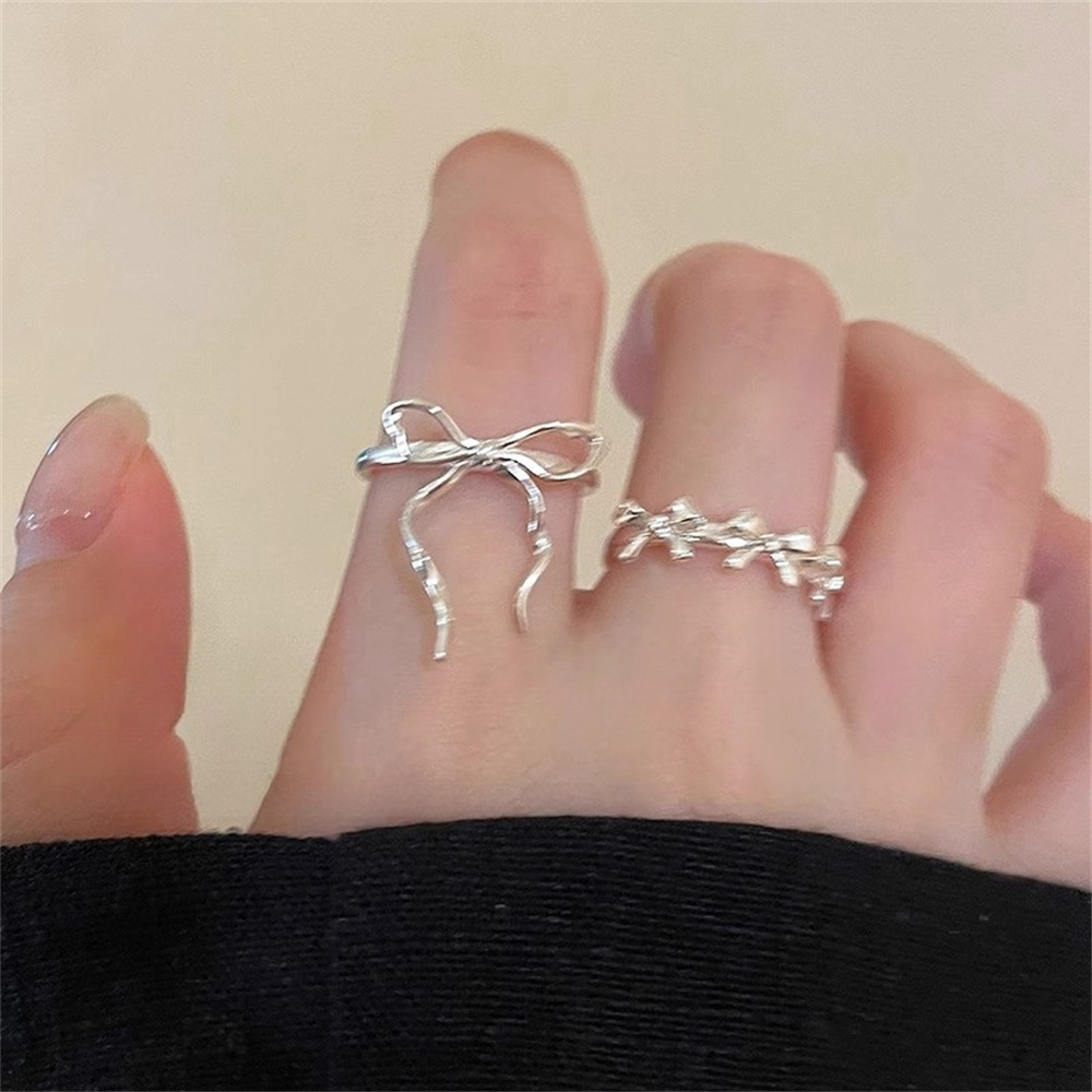 Hair band with bow