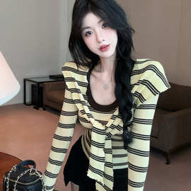 黄色条纹披肩针织衫女秋冬纯欲性感U领上衣打底衫内搭毛衣两件套