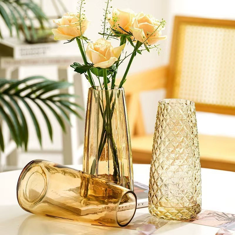 Европейские и американские стеклянные вазы с элитным дизайном, простые и креативные, прозрачные и элегантные вазы с вертикальными полосками для украшения гостиной свежими и сухими цветами.